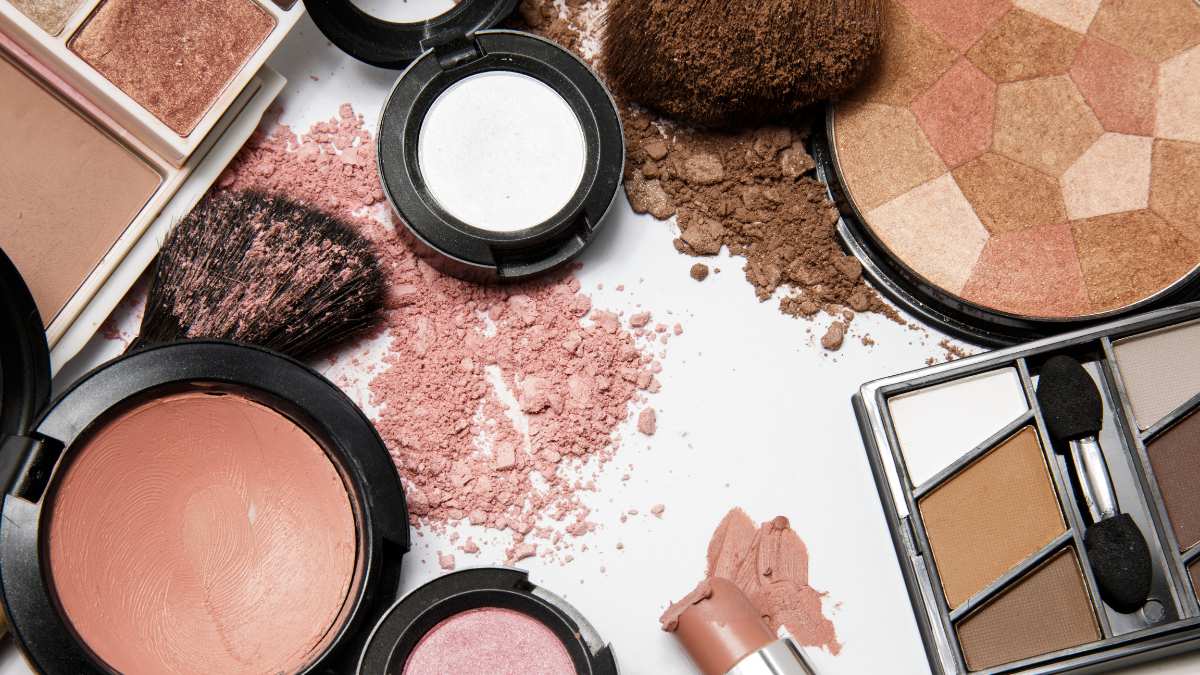 Organiza y lleva tu colección de maquillaje con estilo y practicidad